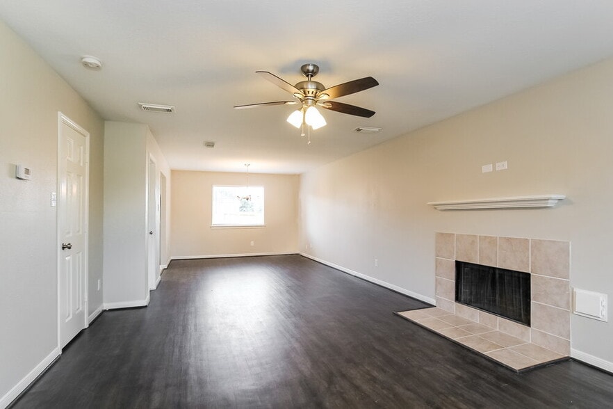 Building Photo - 12202 Greencanyon Dr