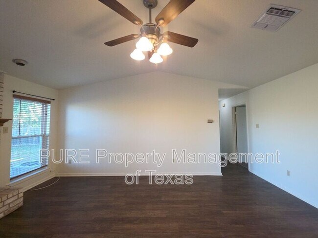 Building Photo - 304 McClendon Dr