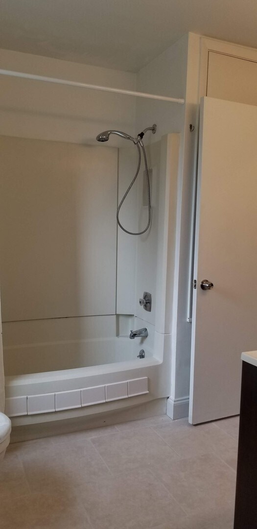 Building Photo - S. BISCAYNE & TAMIAMI TRAIL / 2 bedroom home / $ 1450