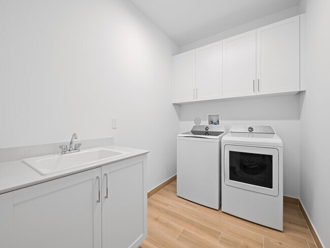 Building Photo - 1446 SW 23rd St