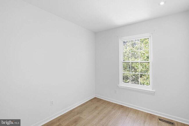 Building Photo - 3052 Benefit Ct