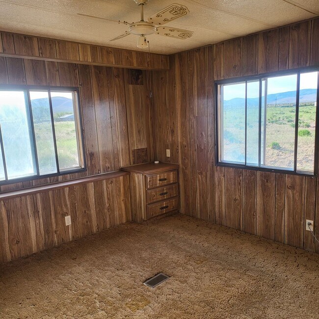 Building Photo - 2 Bedroom With a Great View