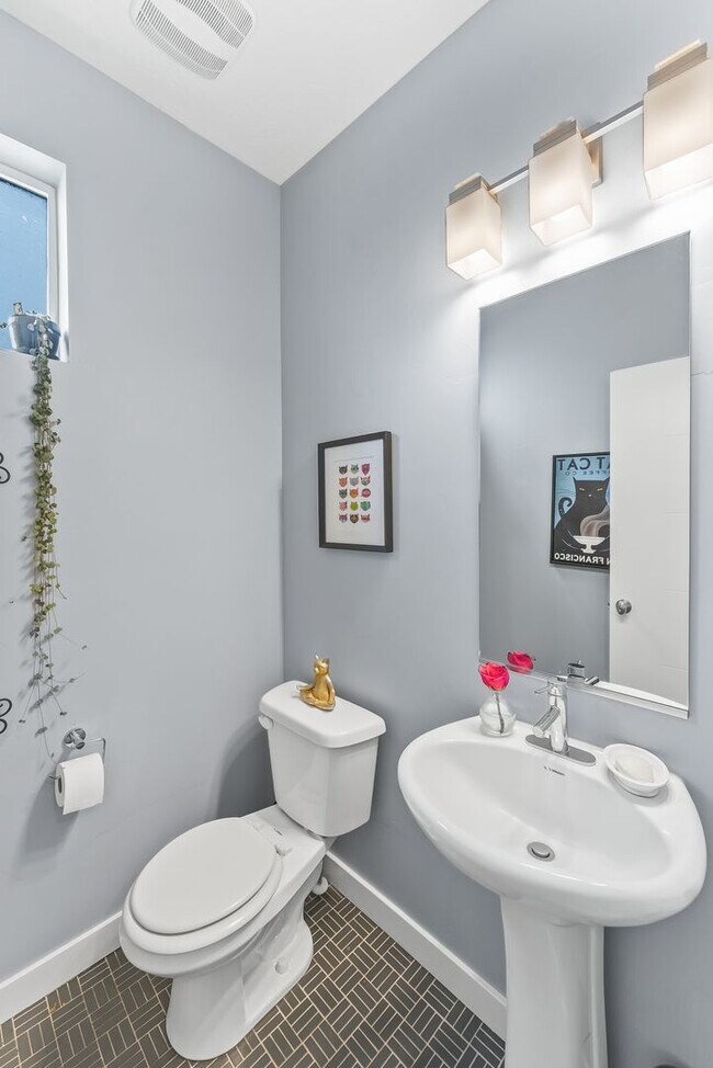 Building Photo - 6682 Serviceberry Dr