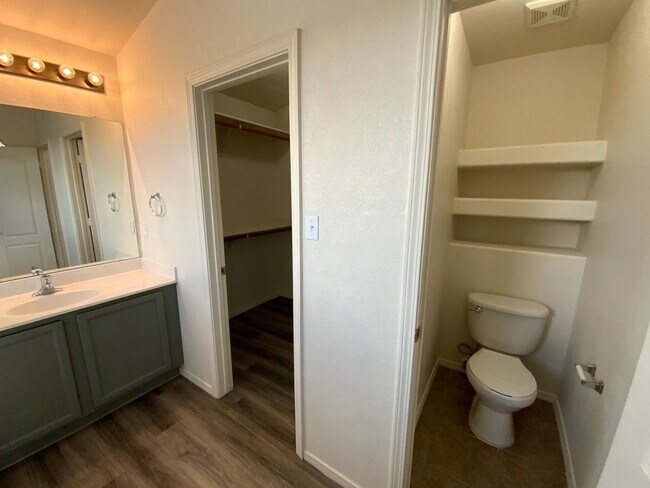 Building Photo - 4 Bedroom Single Story Home Available Near...