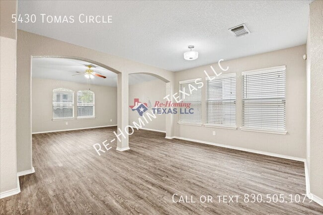 Building Photo - 5430 Tomas Cir.