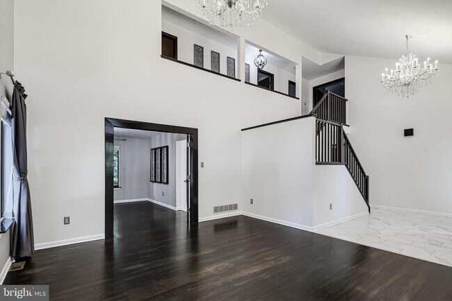 Building Photo - 6103 Triangle Dr