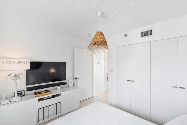 Building Photo - 8911 Collins Ave