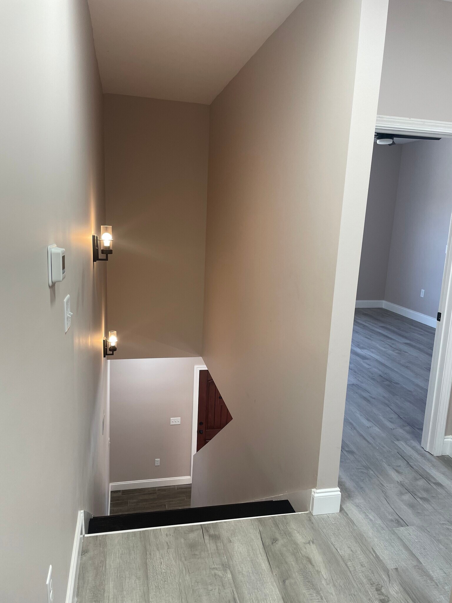 Building Photo - 3012 Sunset Dr