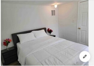 Building Photo - 8041 Howard Dr