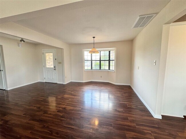 Building Photo - 18512 Carlson Ln