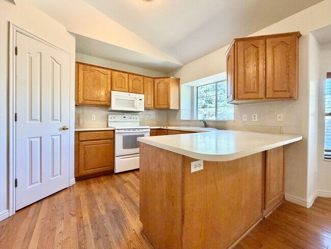 Building Photo - 717 E Hundley Hvn Cir