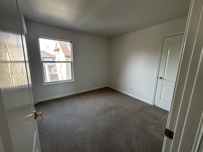 Building Photo - 2633 Barndance Ln