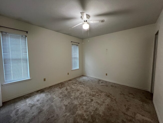 Building Photo - 1625 Centerville Rd