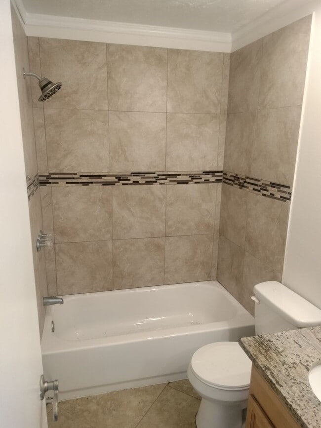 Building Photo - Reduced price!!! Beautiful home with fenced in backyard!