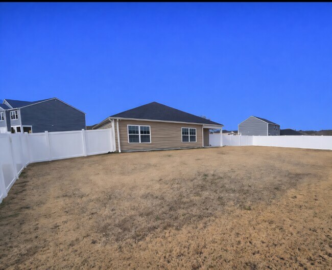 Building Photo - 7705 Sand Pit Rd