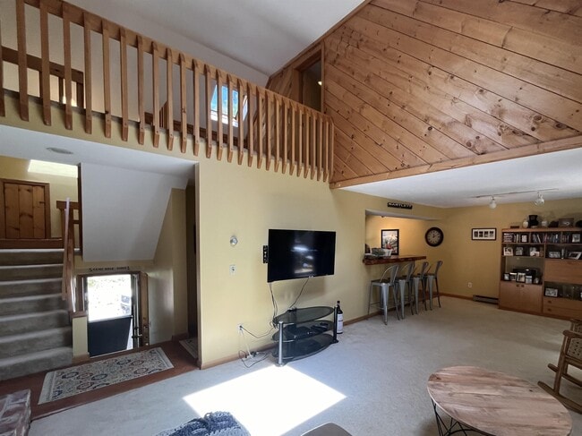 Building Photo - 35 Woodland Pines Rd