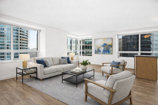 Building Photo - 512 N McClurg Ct