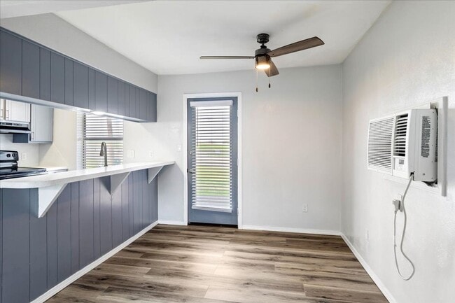 Building Photo - Renovated 1bed/1bath Apartment Home