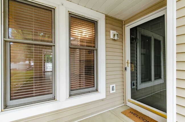 Building Photo - 5841 Elmbridge Ln