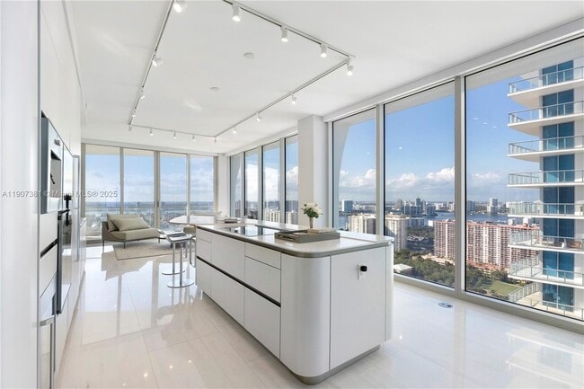 Building Photo - 16901 Collins Ave