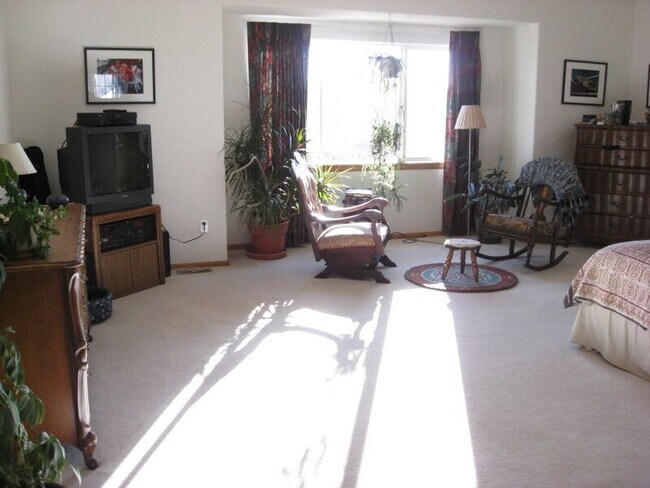 Building Photo - Gorgeous 4BR Broomfield Home with large deck and fenced yard