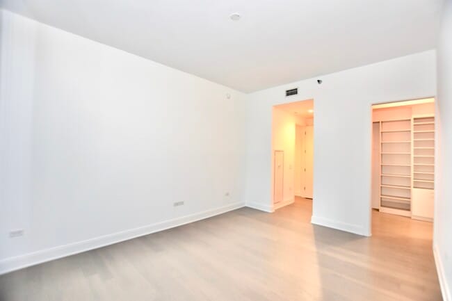 Building Photo - 60 E Randolph St