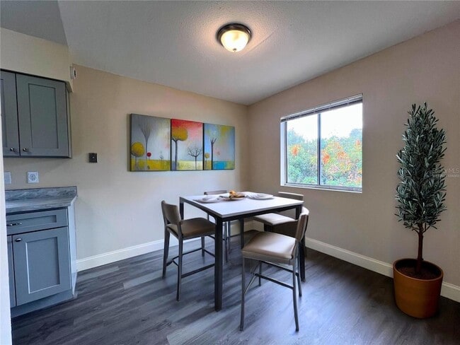 Building Photo - 52 N Fairfax Ave