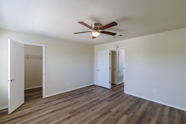 Building Photo - 157 Brickyard Ln