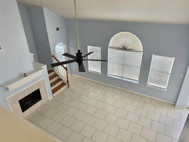 Building Photo - 14802 Bellflora Ct