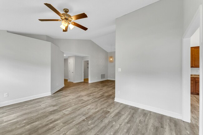Building Photo - 211 High Green Dr