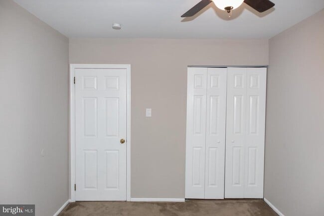 Building Photo - 54 Reliance Ct