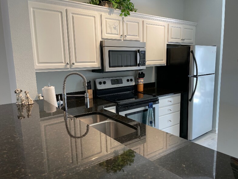 Building Photo - 4220 Coquina Harbour Dr