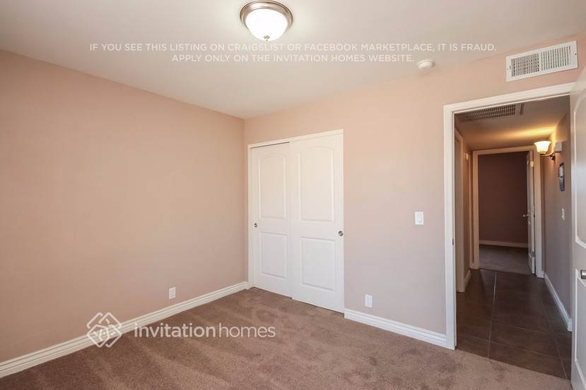 Building Photo - 9020 W Las Palmaritas Dr