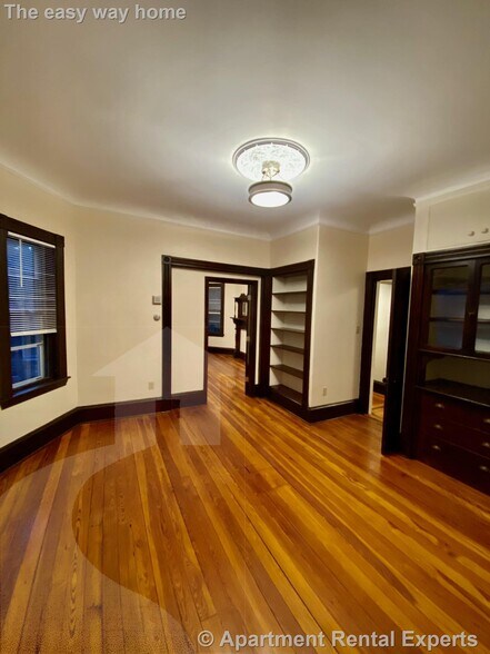 Building Photo - 15 Lesley Ave