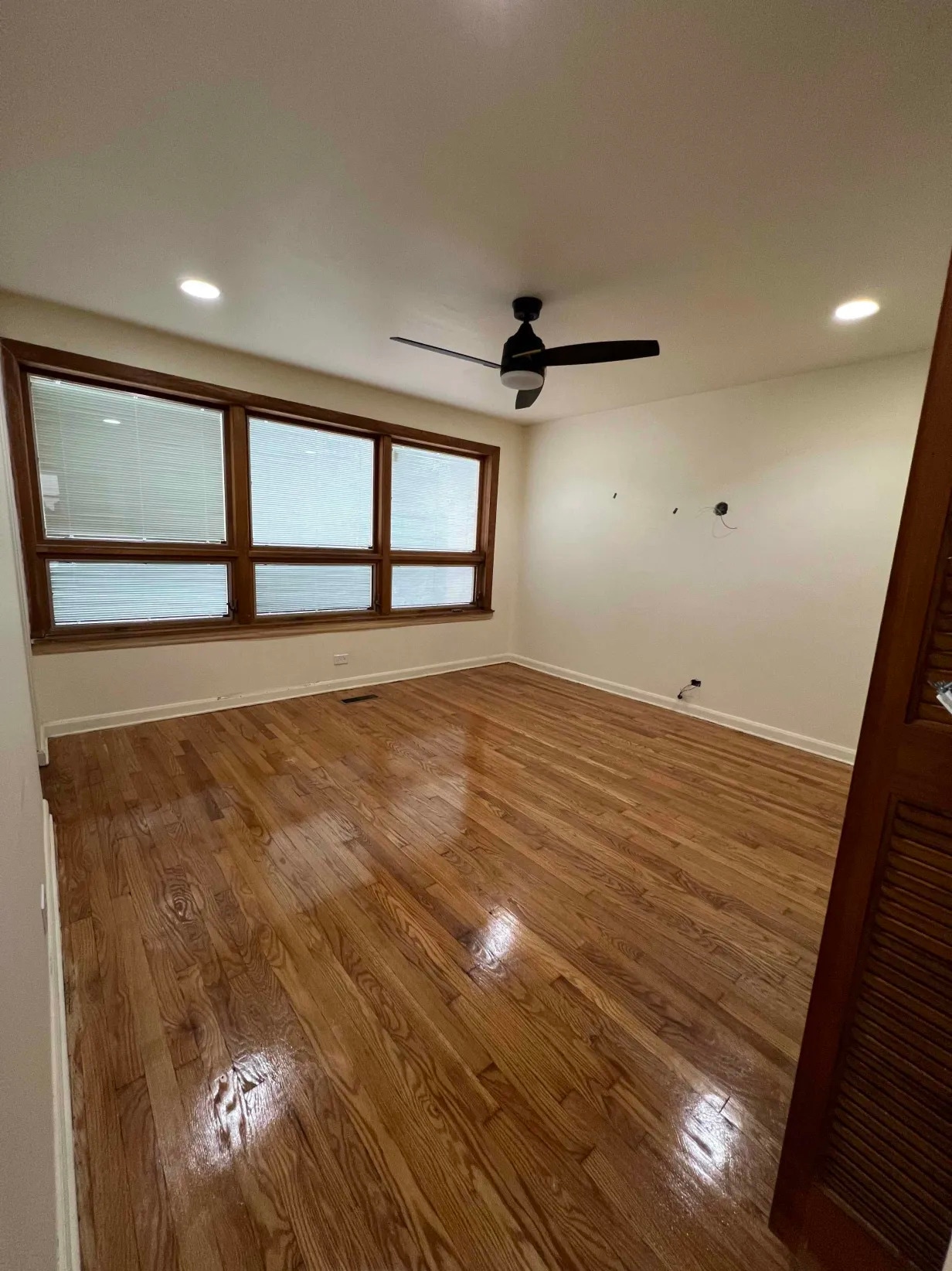 Building Photo - 7250 S Euclid Ave