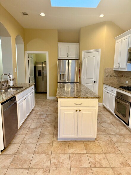 Building Photo - 1734 Boxwood Ln