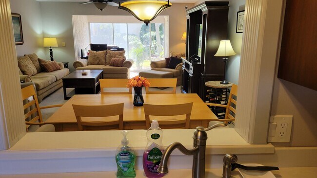 Building Photo - Annual turnkey/seasonal furnished ground f...