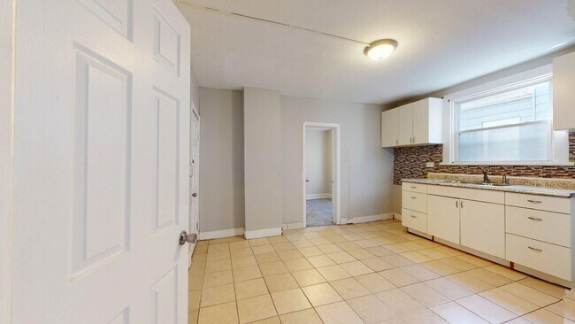 Building Photo - 3523 Walton Ave