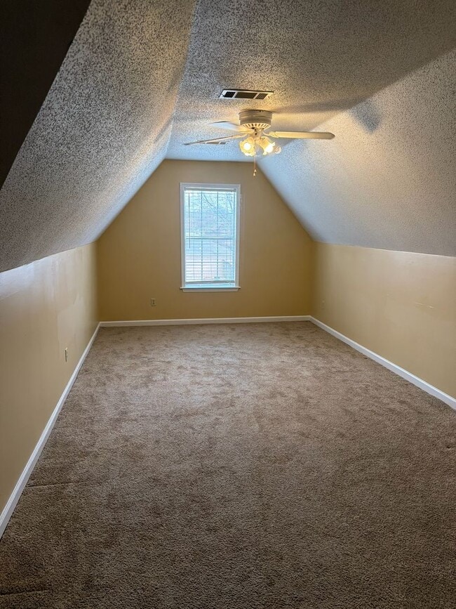 Building Photo - 4 Success Realty now offering this beautiful 3 bedrooms 2.5 bath