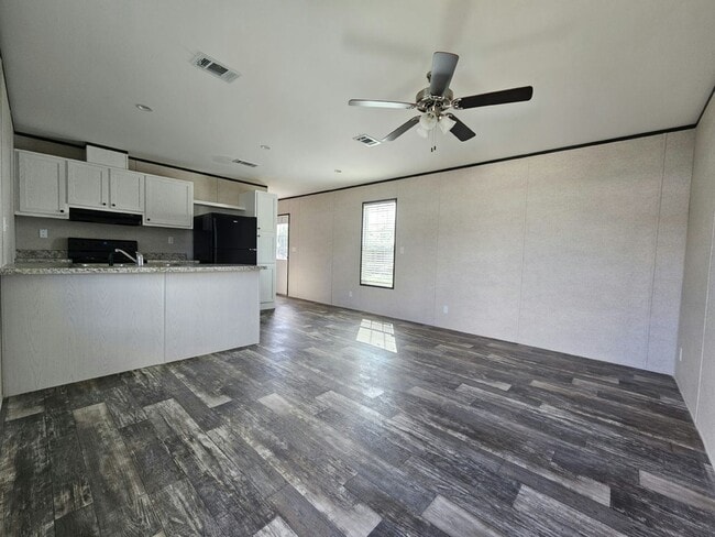 Building Photo - 1030 Myakka Dr