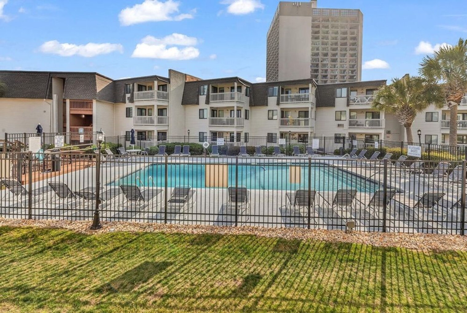 Building Photo - 7 Seaside Pl