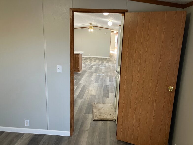 Building Photo - 200 N 28th St