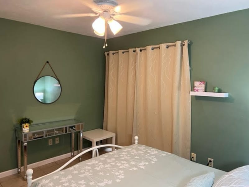 Building Photo - 1700 SW 16th Ct