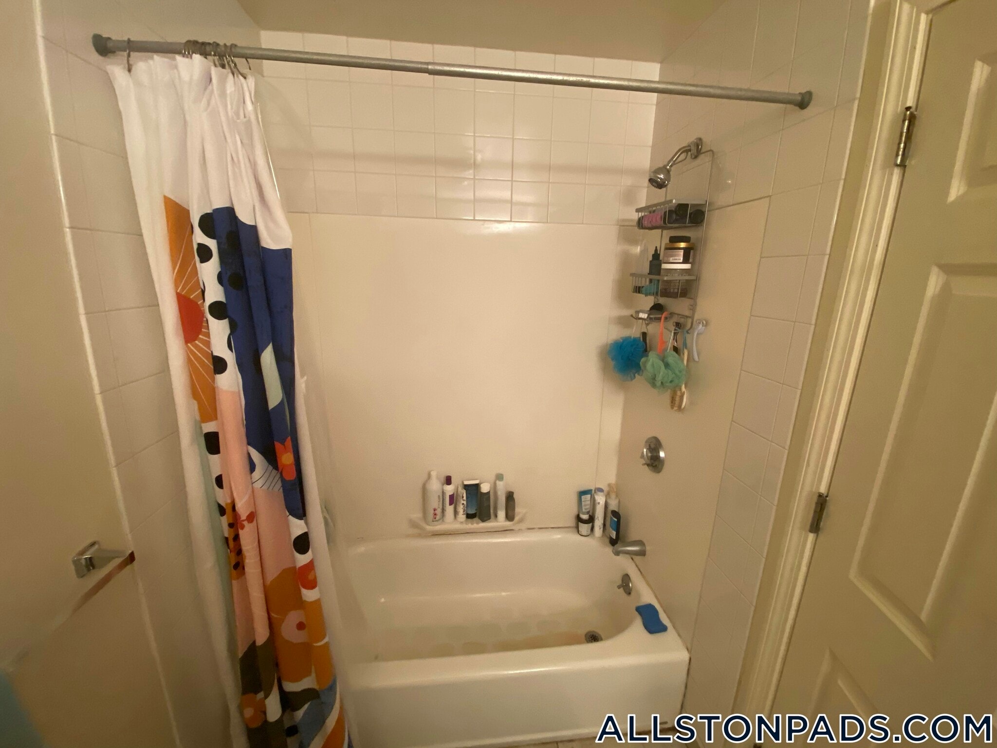 Building Photo - 36 Raymond St