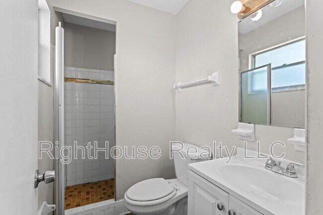 Building Photo - 4584 Kirkland Blvd