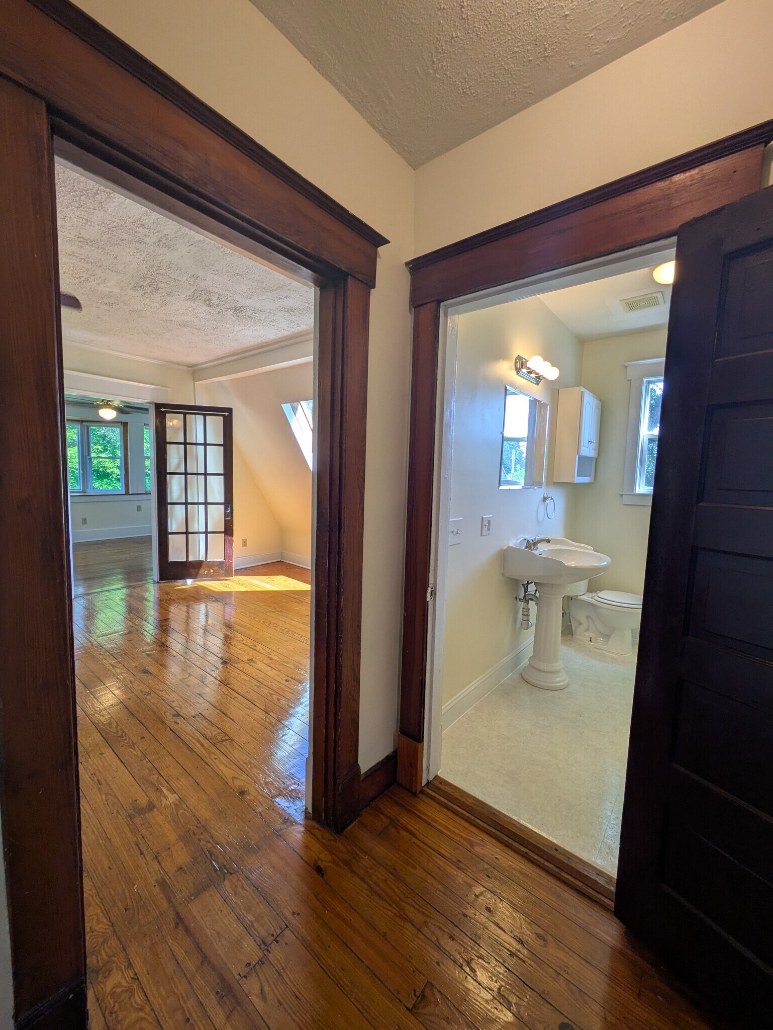 Bath and Living - 1703 S Preston St