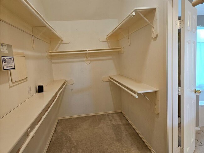 Building Photo - 4434 Grove Park Dr