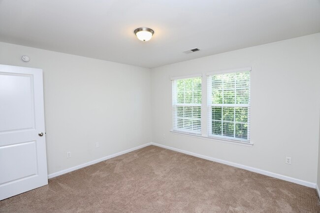 Building Photo - 1761 Nicholas Dr