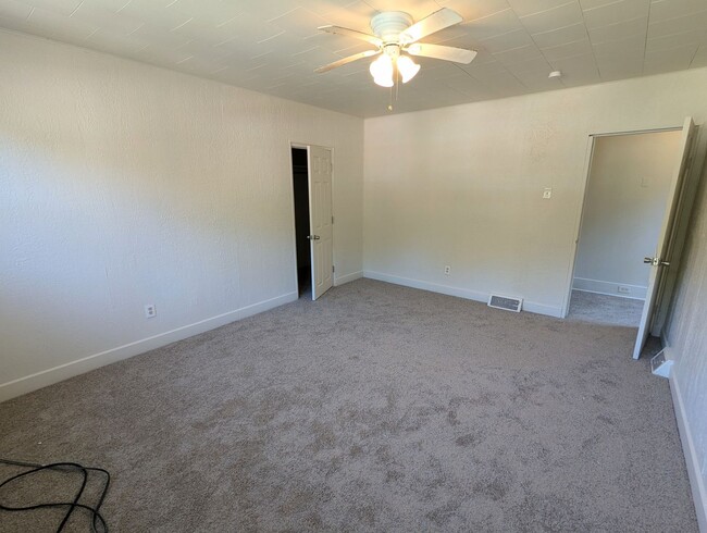 Building Photo - 2 Bedroom 1 Bathroom Single Family Home (P...