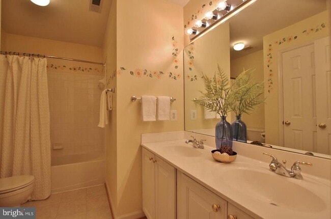 Building Photo - 15417 Duckling Pl